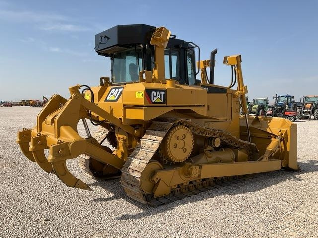 CAT D6T - Bulldozer: picture 3 CAT D6T - Bulldozer: picture 3