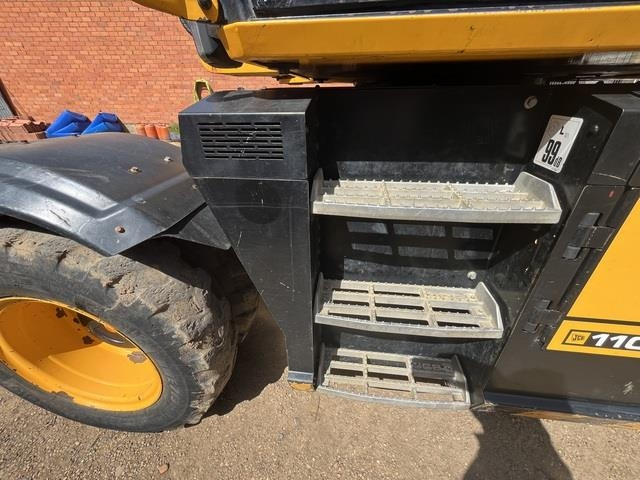 Wheel excavator JCB HD110WTT4: picture 12