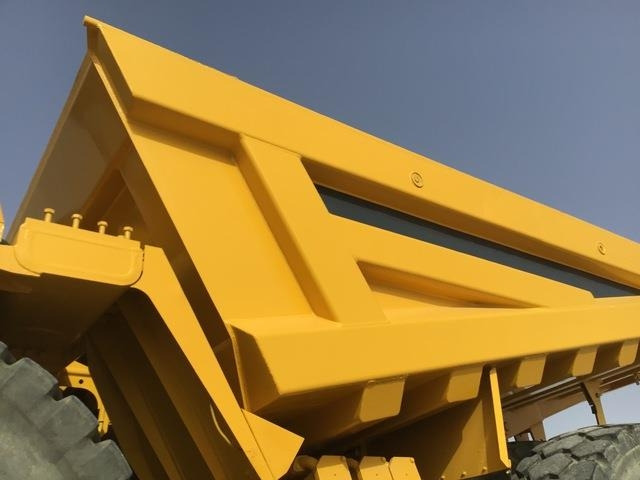 Rigid dumper/ Rock truck Komatsu HD785-5: picture 6