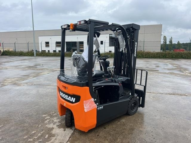 Doosan B15T-7 PLUS - Electric forklift: picture 3 Doosan B15T-7 PLUS - Electric forklift: picture 3