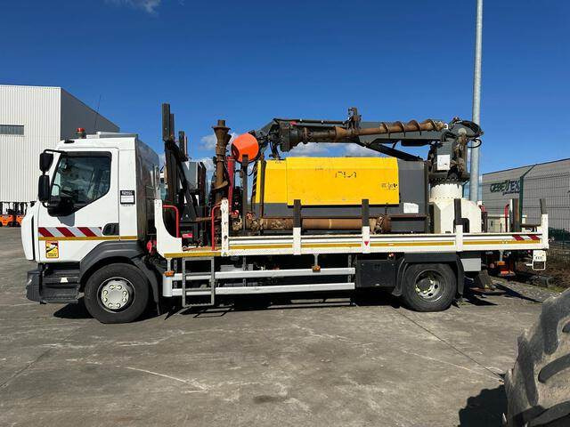 Renault D250 - Drilling rig: picture 3 Renault D250 - Drilling rig: picture 3