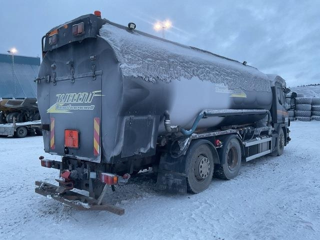 Scania P114LB-380 - Tank truck: picture 3 Scania P114LB-380 - Tank truck: picture 3