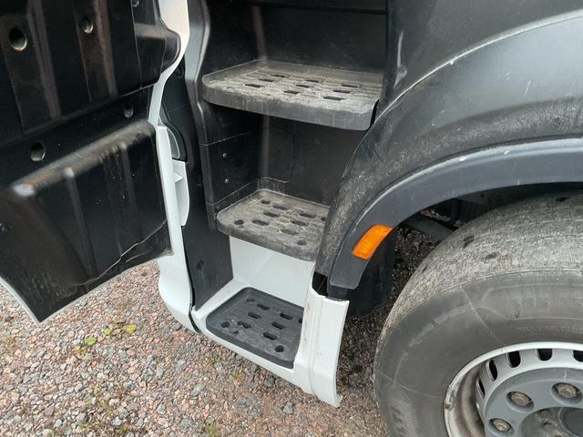 Tractor unit Iveco S-Way 460 LNG: picture 12