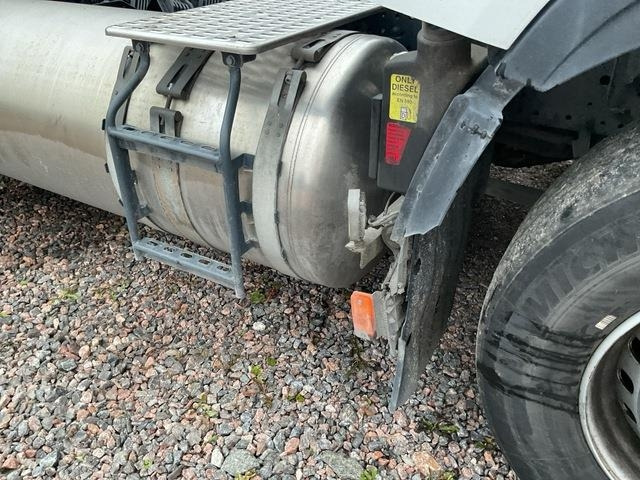 Tractor unit Iveco S-Way 460 LNG: picture 11