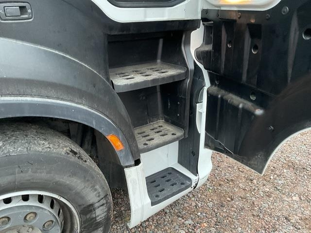 Tractor unit Iveco S-Way 460 LNG: picture 19
