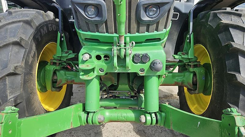 Farm tractor John Deere 6175R: picture 11