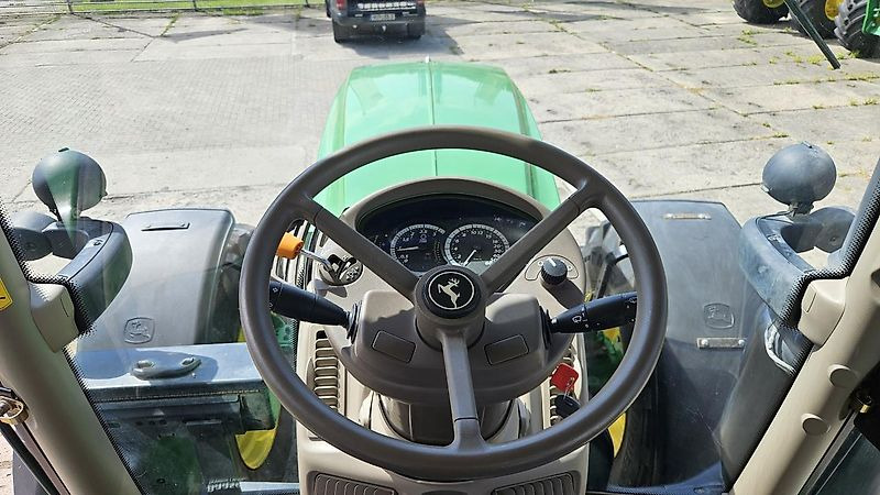 Farm tractor John Deere 6175R: picture 15