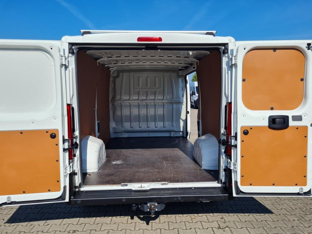 Small van Citroën Jumper 33 Kasten 2,2 HDi L2H1 Klima Tempomat AHK: picture 19