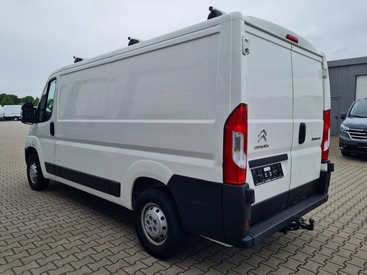 Small van Citroën Jumper 33 Kasten 2,2 HDi L2H1 Klima Tempomat AHK: picture 9