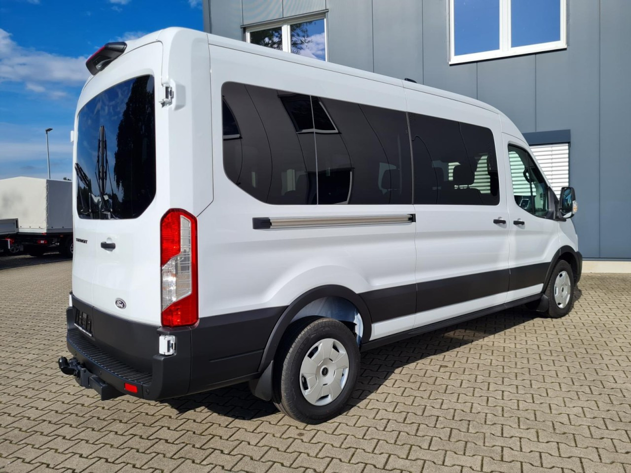 Ford Transit 350 Kombi TDCi L3 Trend 9 Sitzer AUTOMATIK - Minibus, Passenger van: picture 4 Ford Transit 350 Kombi TDCi L3 Trend 9 Sitzer AUTOMATIK - Minibus, Passenger van: picture 4