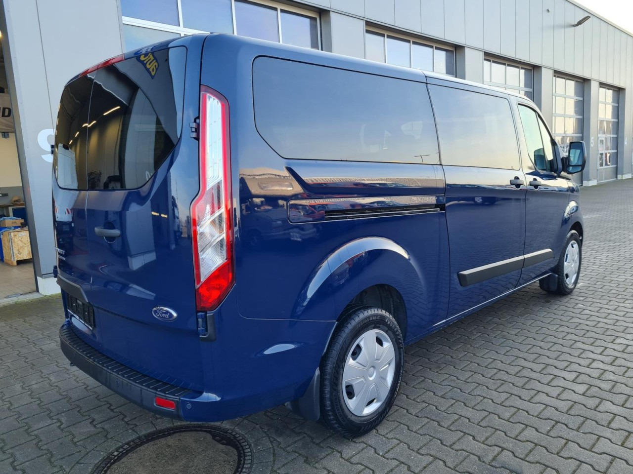 Ford Transit Custom Kombi 320 L2 Trend 9 Sitze PDC - Minibus, Passenger van: picture 4 Ford Transit Custom Kombi 320 L2 Trend 9 Sitze PDC - Minibus, Passenger van: picture 4