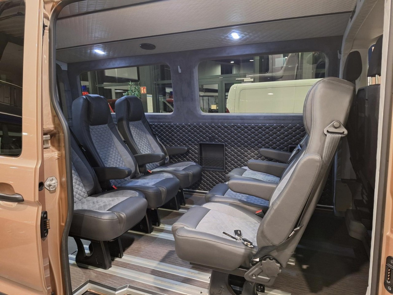 Man TGE 3.180 TDi Kombi 9 Sitze ALU KAMERA LED LEDER Sonderumbau - Combi van: picture 5 Man TGE 3.180 TDi Kombi 9 Sitze ALU KAMERA LED LEDER Sonderumbau - Combi van: picture 5