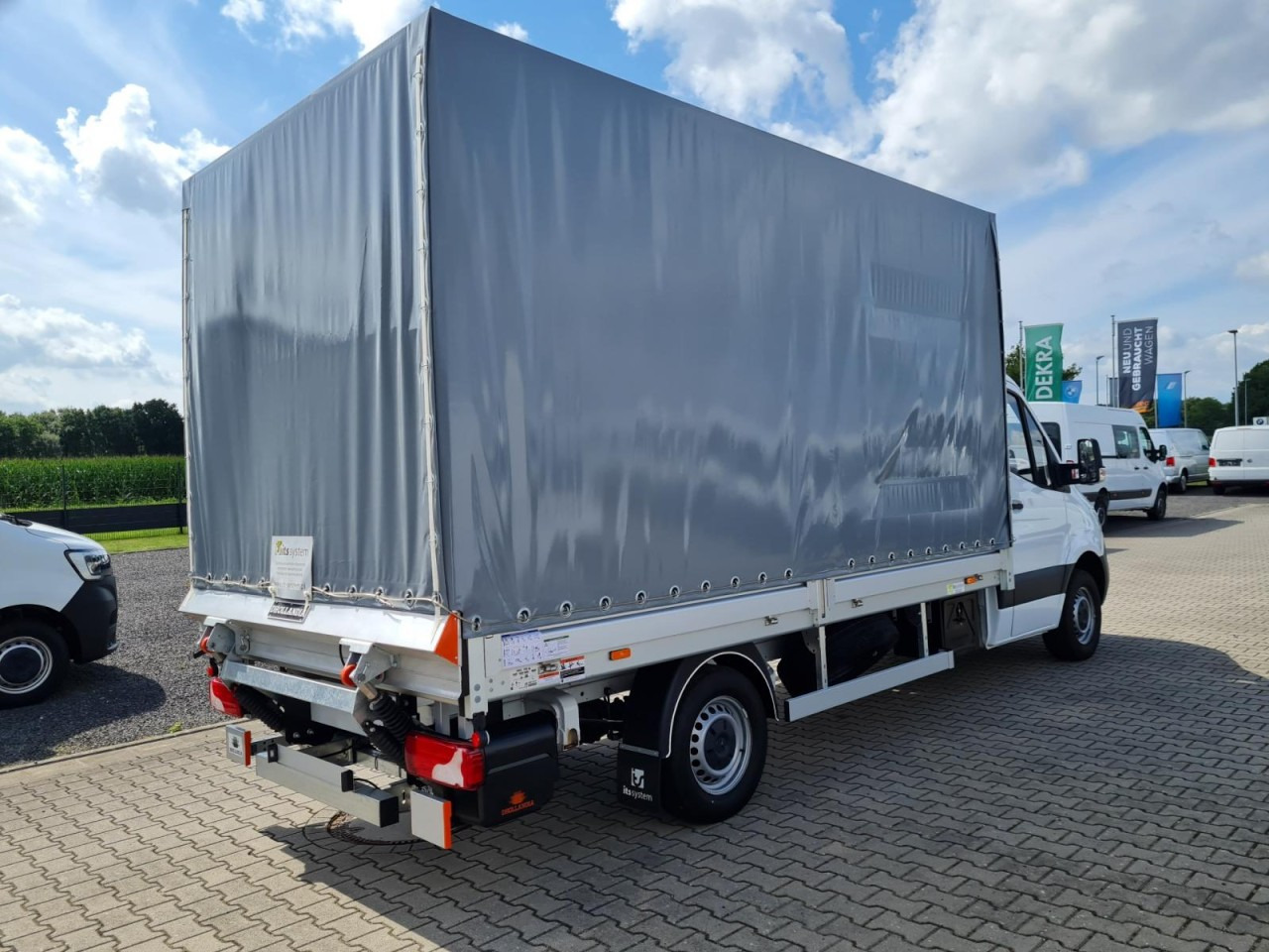 Mercedes-Benz Sprinter 315 RWD Pritsche Schiebe Plane LBW KLIMA TEMPOMAT - Curtain side van: picture 5 Mercedes-Benz Sprinter 315 RWD Pritsche Schiebe Plane LBW KLIMA TEMPOMAT - Curtain side van: picture 5