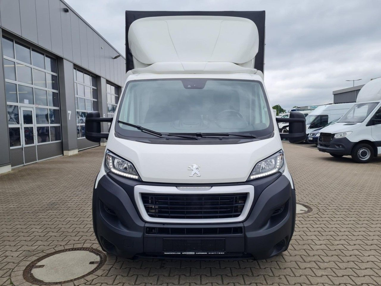 Peugeot Boxer 3,5t Pritsche Plane 2.2 HDi L4 435 - Curtain side van: picture 2 Peugeot Boxer 3,5t Pritsche Plane 2.2 HDi L4 435 - Curtain side van: picture 2