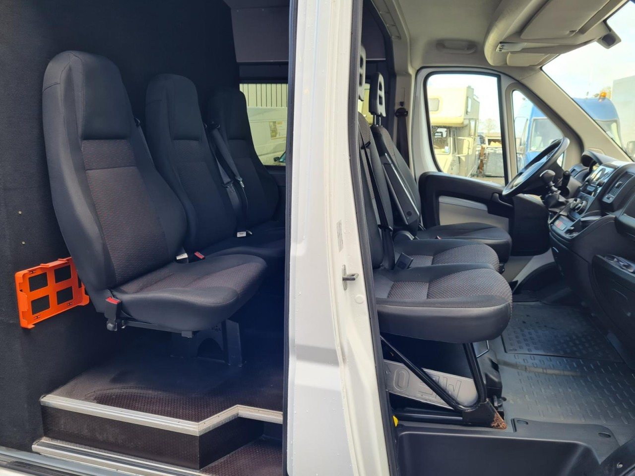 Peugeot Boxer Kasten L3H2 Doka 6-Sitze AHK KLIMA PDC - Small van, Combi van: picture 5 Peugeot Boxer Kasten L3H2 Doka 6-Sitze AHK KLIMA PDC - Small van, Combi van: picture 5