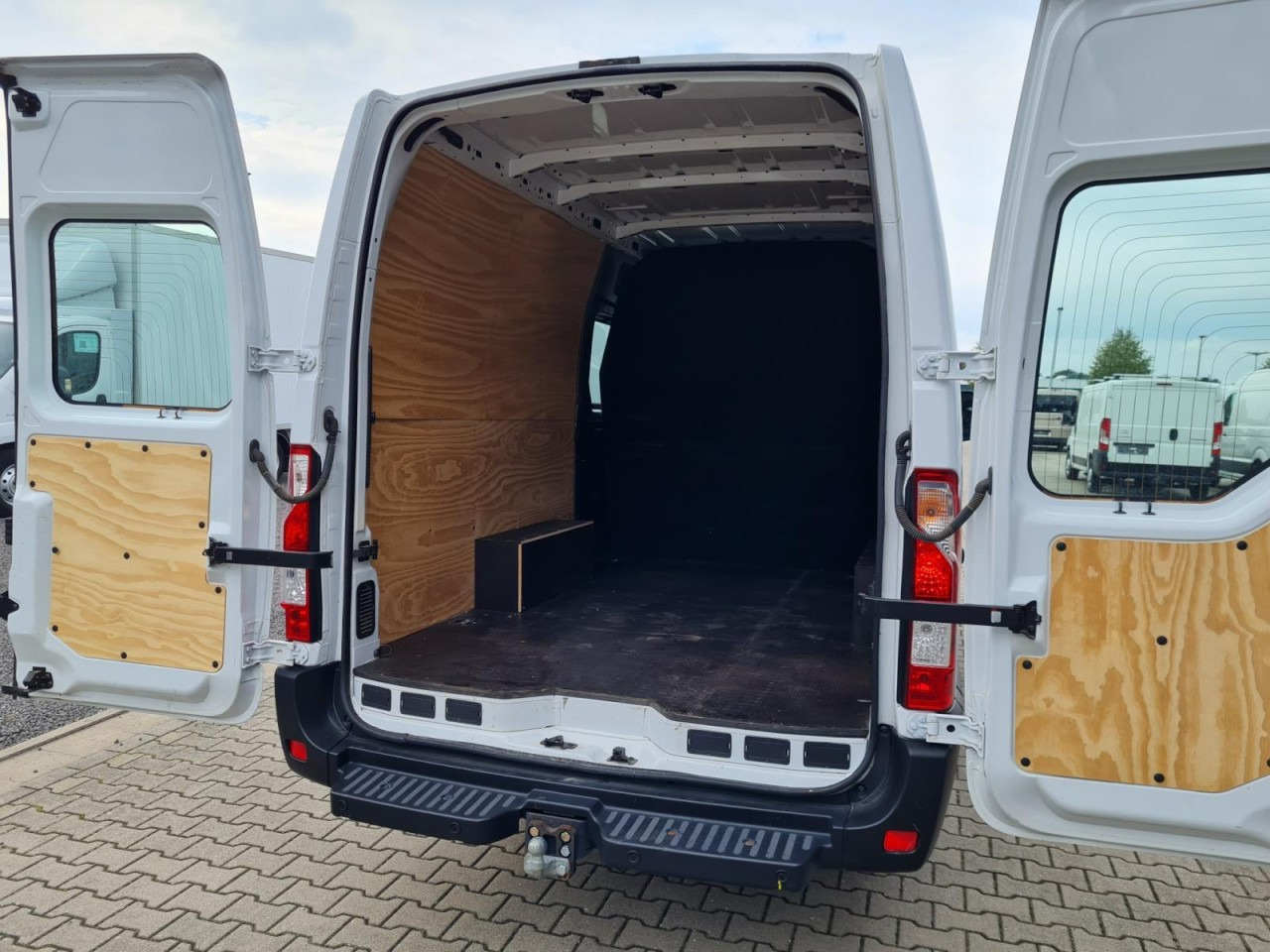 Panel van, Combi van Renault Master 35 Kasten LR Doka 6-Sitze 4x4 Allrad AHK KLIMA PDC: picture 7 Panel van, Combi van Renault Master 35 Kasten LR Doka 6-Sitze 4x4 Allrad AHK KLIMA PDC: picture 7