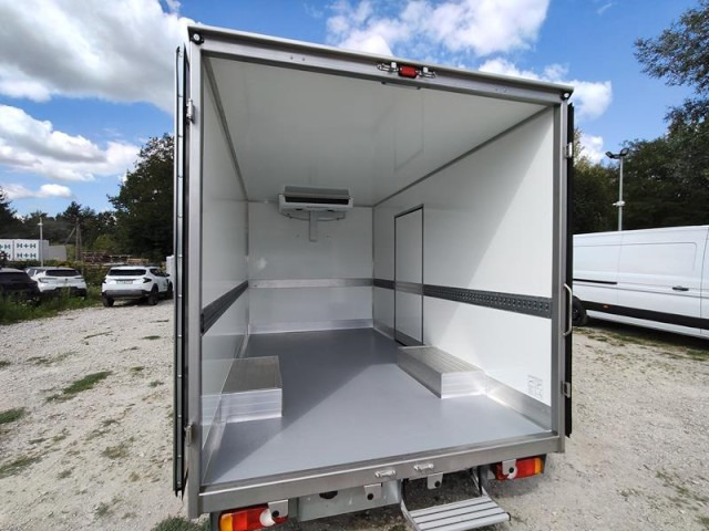 Renault Master 35 Kühlkoffer Tiefrahmen dCi 170 Stand+Fahrk. - Refrigerated van: picture 4 Renault Master 35 Kühlkoffer Tiefrahmen dCi 170 Stand+Fahrk. - Refrigerated van: picture 4