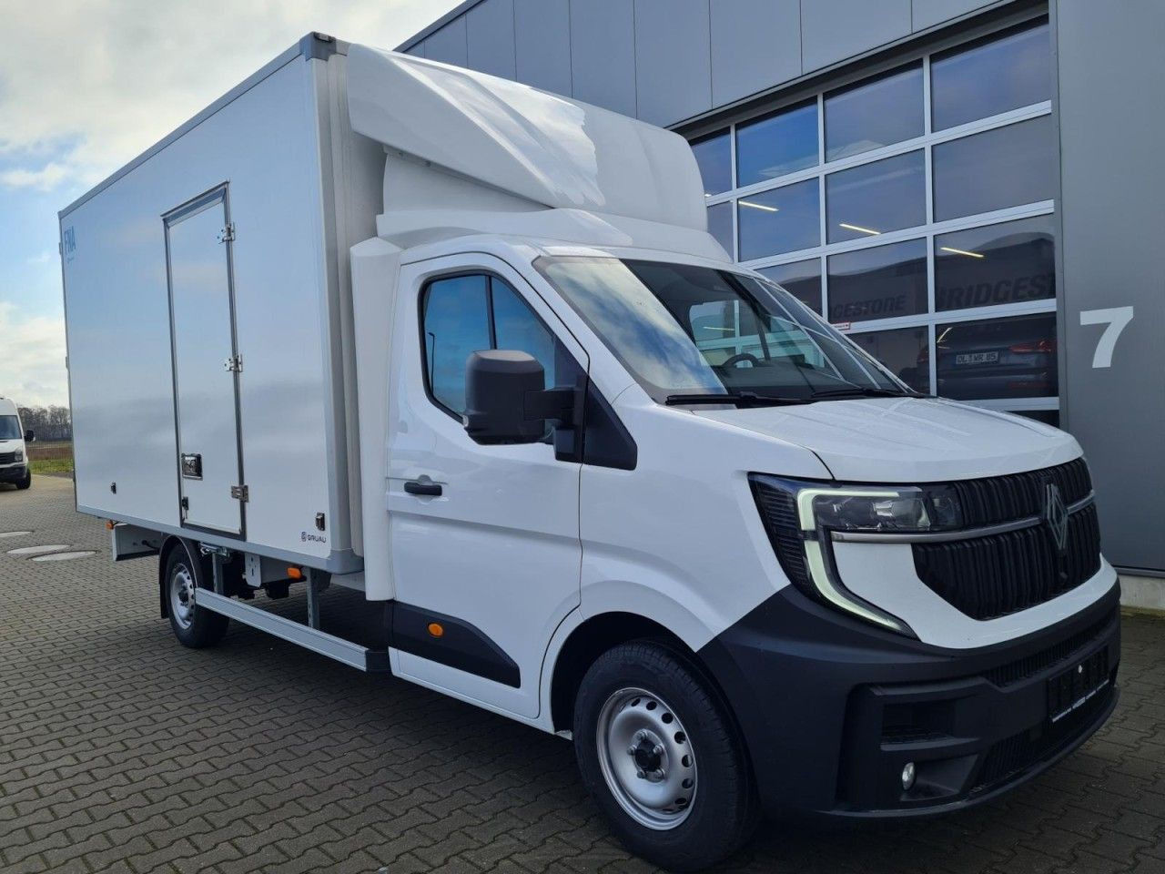 Renault Master 35 New Möbel Koffer KLIMA KAMERA TEMPOMAT - Box van: picture 4 Renault Master 35 New Möbel Koffer KLIMA KAMERA TEMPOMAT - Box van: picture 4