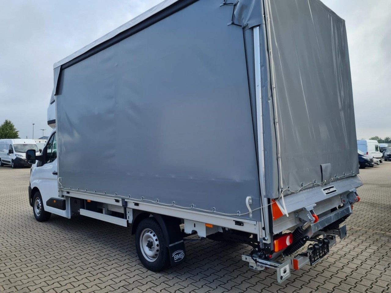 Renault Master Pritsche Schiebe Plane Schlafkab LBW Luft - Curtain side van: picture 3 Renault Master Pritsche Schiebe Plane Schlafkab LBW Luft - Curtain side van: picture 3