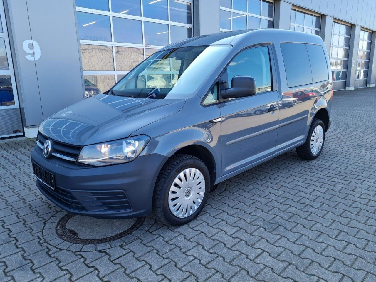 Volkswagen Caddy 4Motion TDi Kombi 5-Sitze REGALSYSTEM TEMP - Car: picture 3 Volkswagen Caddy 4Motion TDi Kombi 5-Sitze REGALSYSTEM TEMP - Car: picture 3