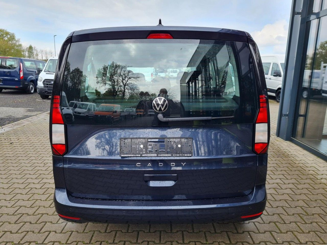 Volkswagen Caddy Maxi Kombi 7-Sitze 1.5 TSI DSG NAVI/APP TE - Car: picture 4 Volkswagen Caddy Maxi Kombi 7-Sitze 1.5 TSI DSG NAVI/APP TE - Car: picture 4