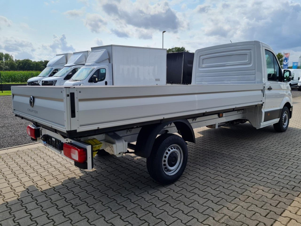 Volkswagen Crafter 35 Pritsche L4 lang KLIMA NAVI/APP TEMPOMAT - Flatbed van: picture 4 Volkswagen Crafter 35 Pritsche L4 lang KLIMA NAVI/APP TEMPOMAT - Flatbed van: picture 4