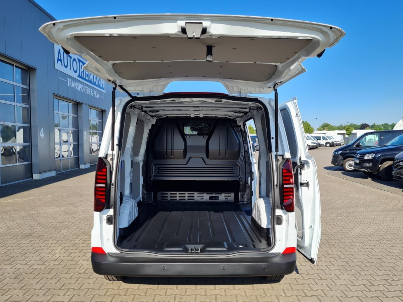 Small van Volkswagen T7 Transporter Kasten Tdi KR Heckklappe PDC KLIMA: picture 17
