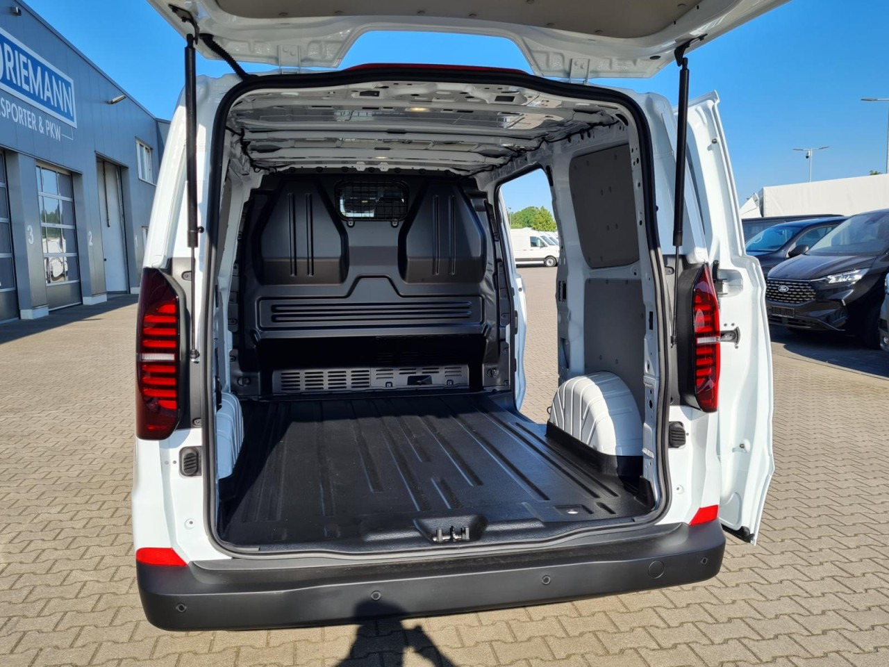 Small van Volkswagen T7 Transporter Kasten Tdi KR Heckklappe PDC KLIMA: picture 18