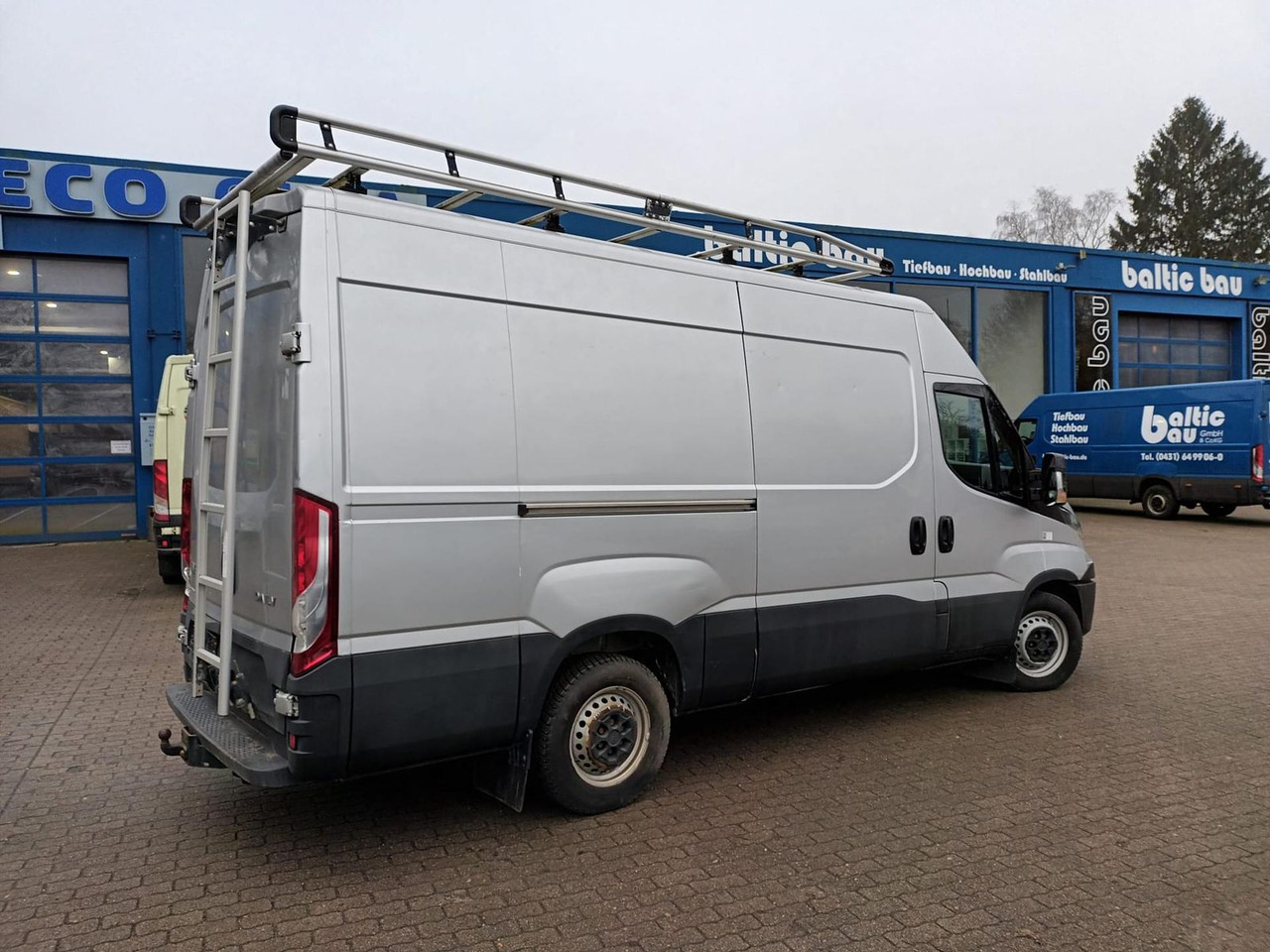 Iveco Daily 35S12V 3520L AHK Dachträger 85 kW (116 ... - Panel van: picture 3 Iveco Daily 35S12V 3520L AHK Dachträger 85 kW (116 ... - Panel van: picture 3
