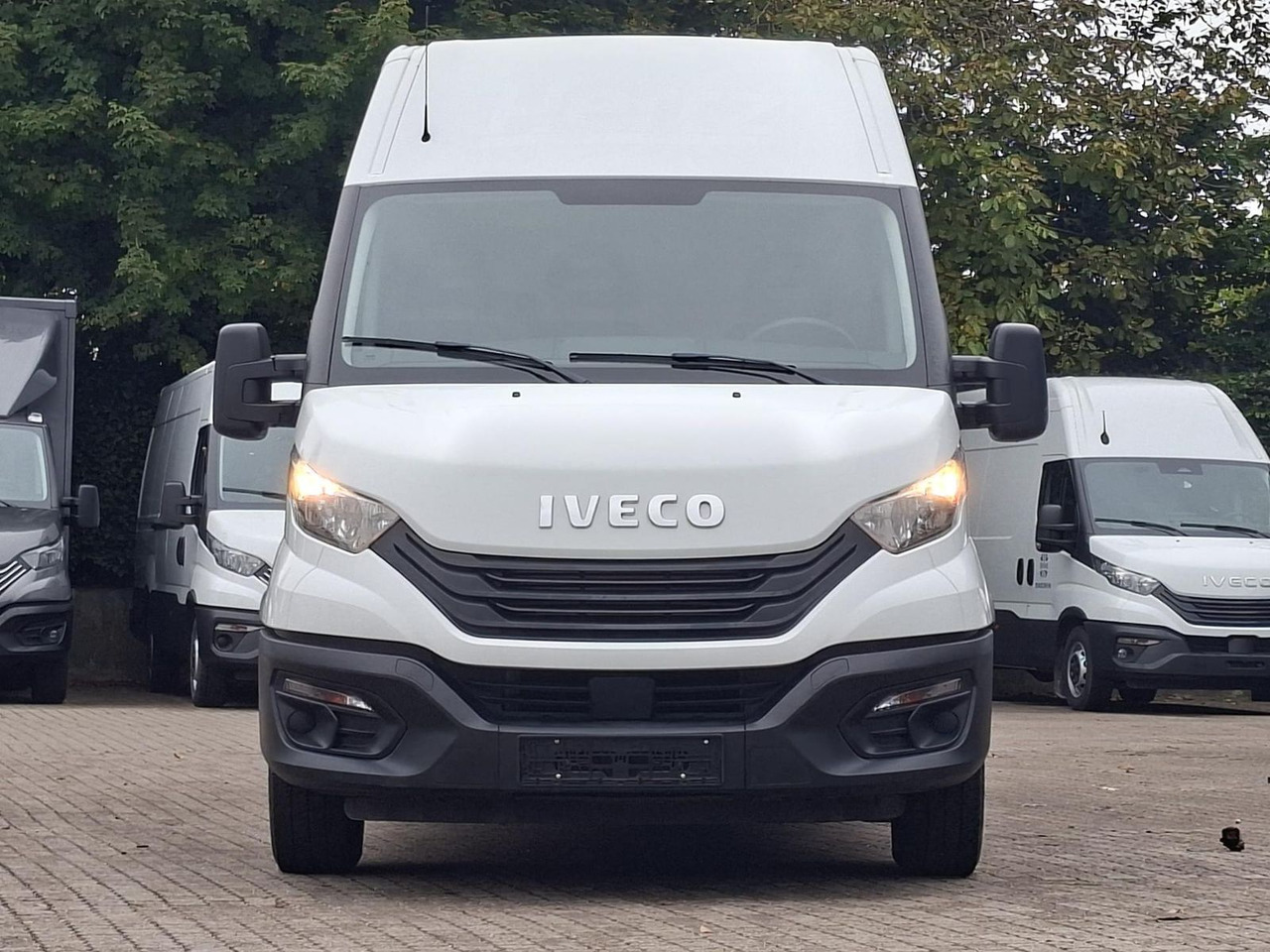 Panel van Iveco Daily 35S16V 3520L Klima, Radio: picture 9