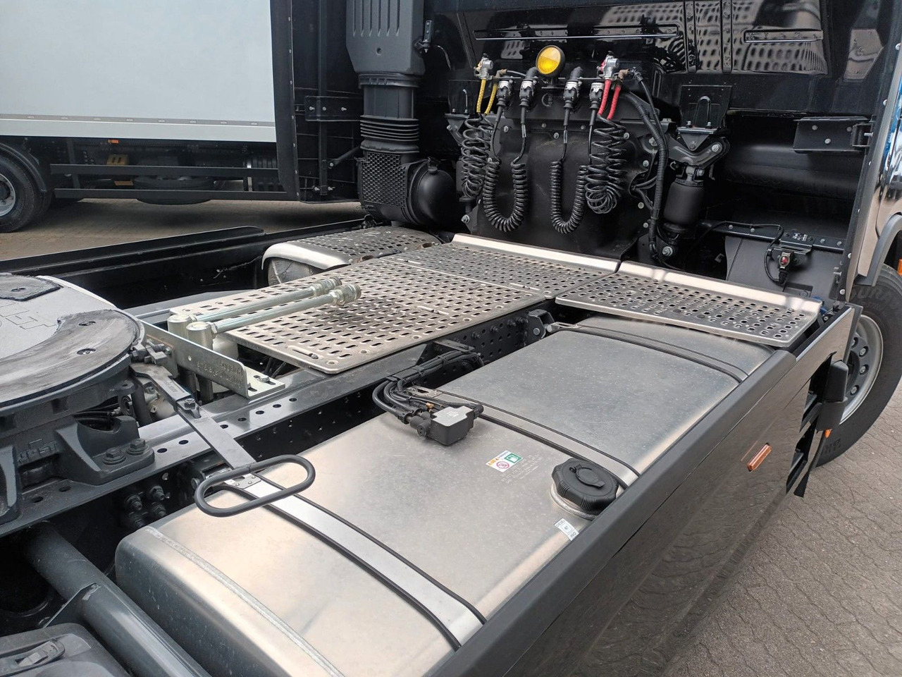 Tractor unit Iveco S-Way SZM 500PS 18-20t zGG. ohne Hydraulik: picture 6
