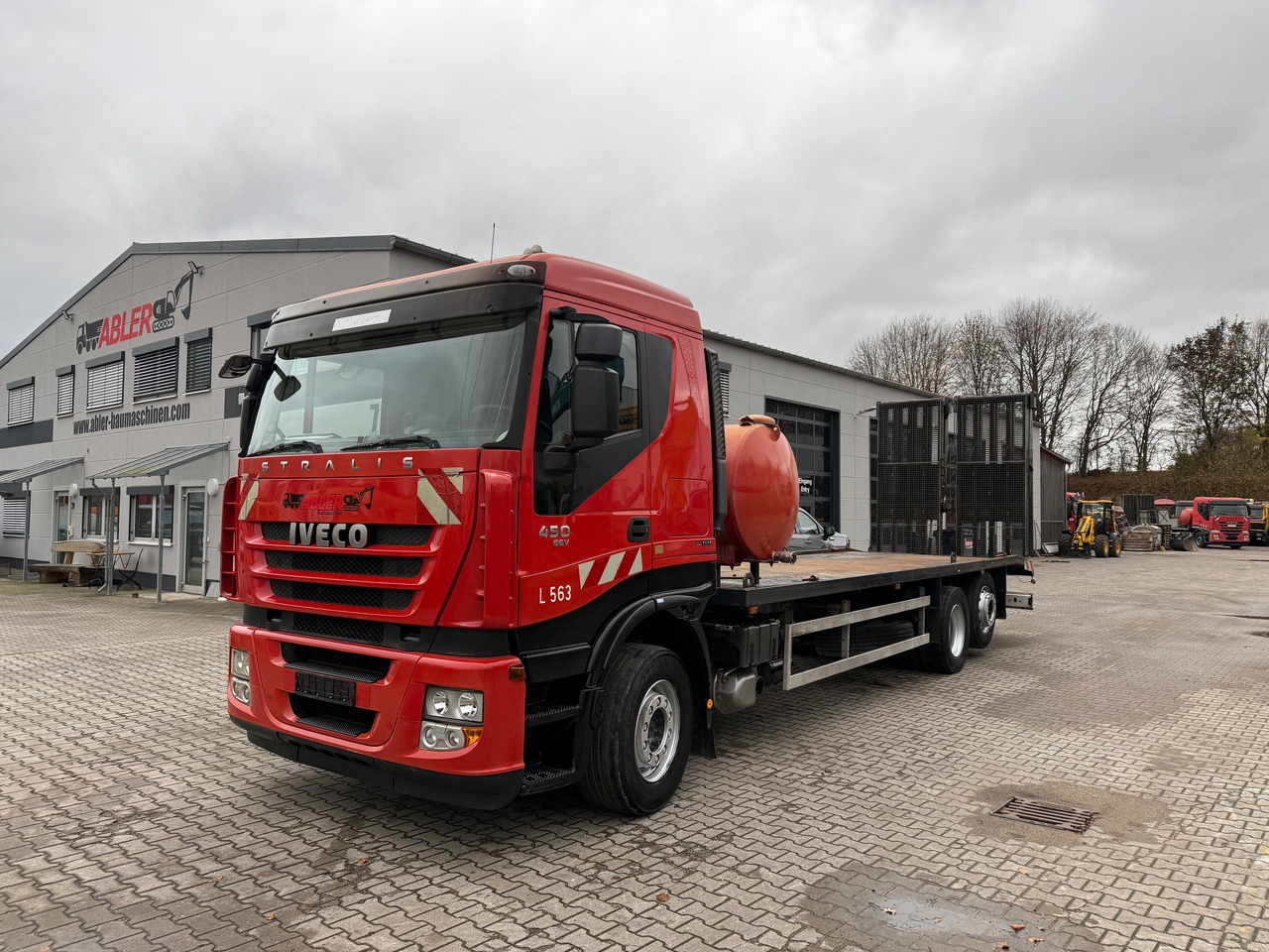 Iveco AS260S45 Baumaschinentransporter hydr. Rampe - Autotransporter truck: picture 2 Iveco AS260S45 Baumaschinentransporter hydr. Rampe - Autotransporter truck: picture 2