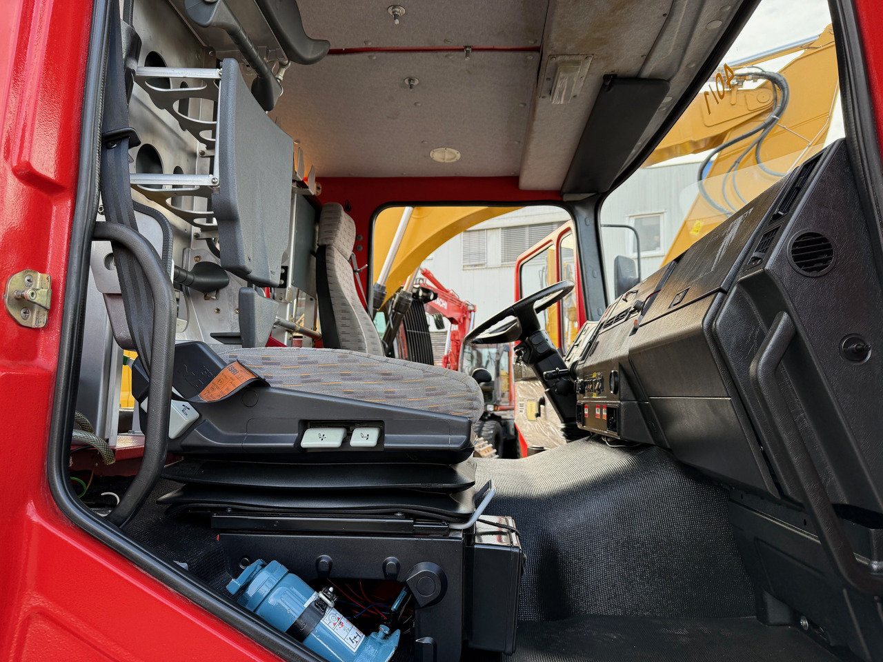 Fire truck MAN 12.222 LF16 Feuerwehr-LKW: picture 18