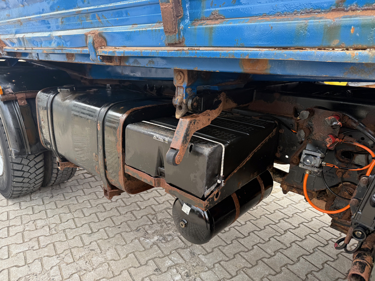 Tipper MAN 19.364 3-Seiten-Kipper Allrad Winterdienst: picture 9