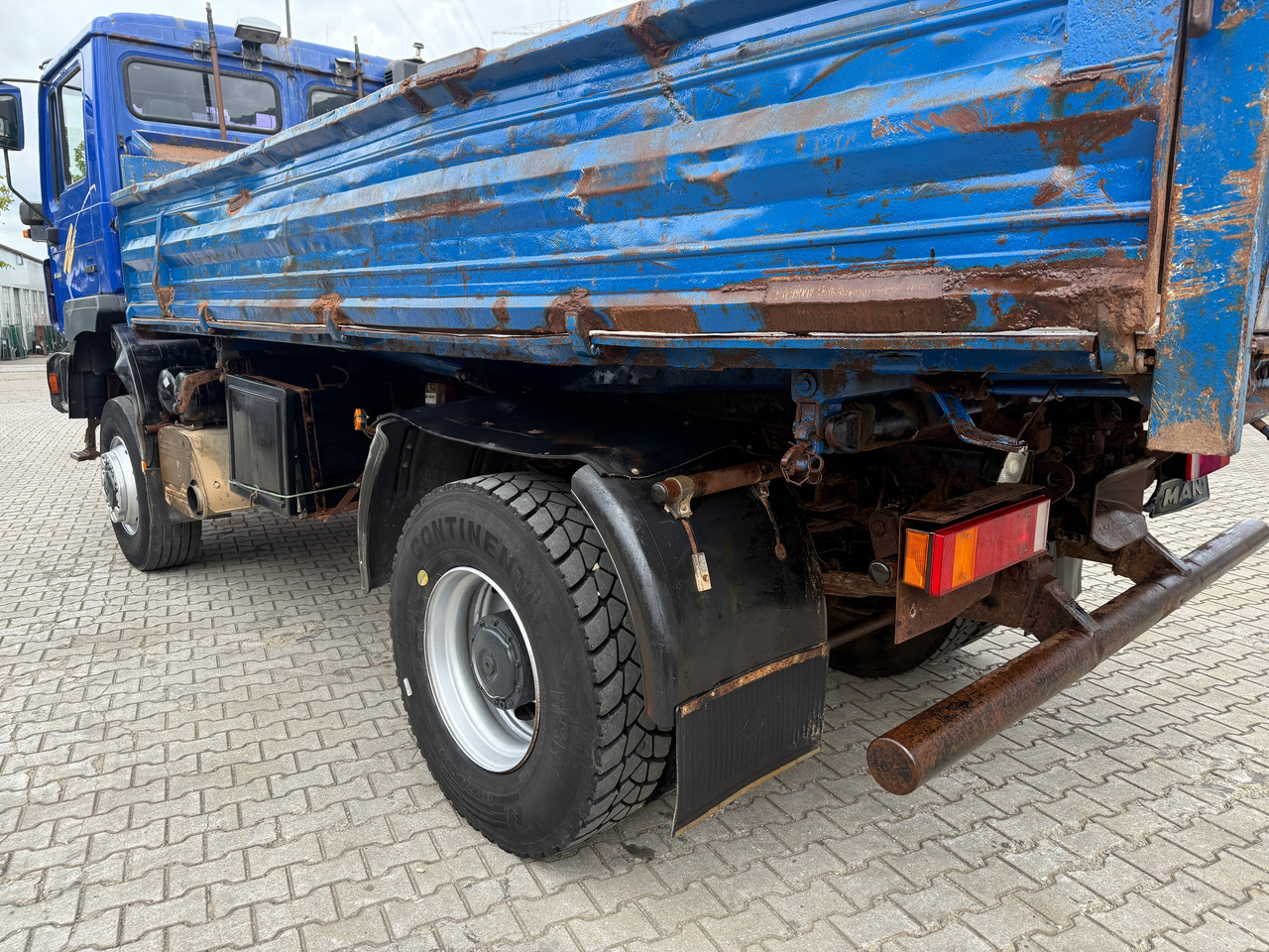 Tipper MAN 19.364 3-Seiten-Kipper Allrad Winterdienst: picture 6
