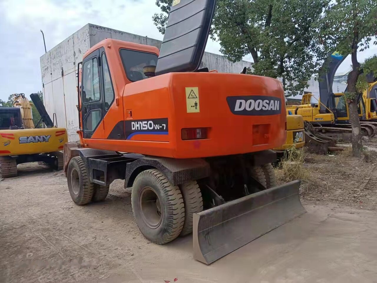 Wheel excavator Doosan DH150W: picture 7