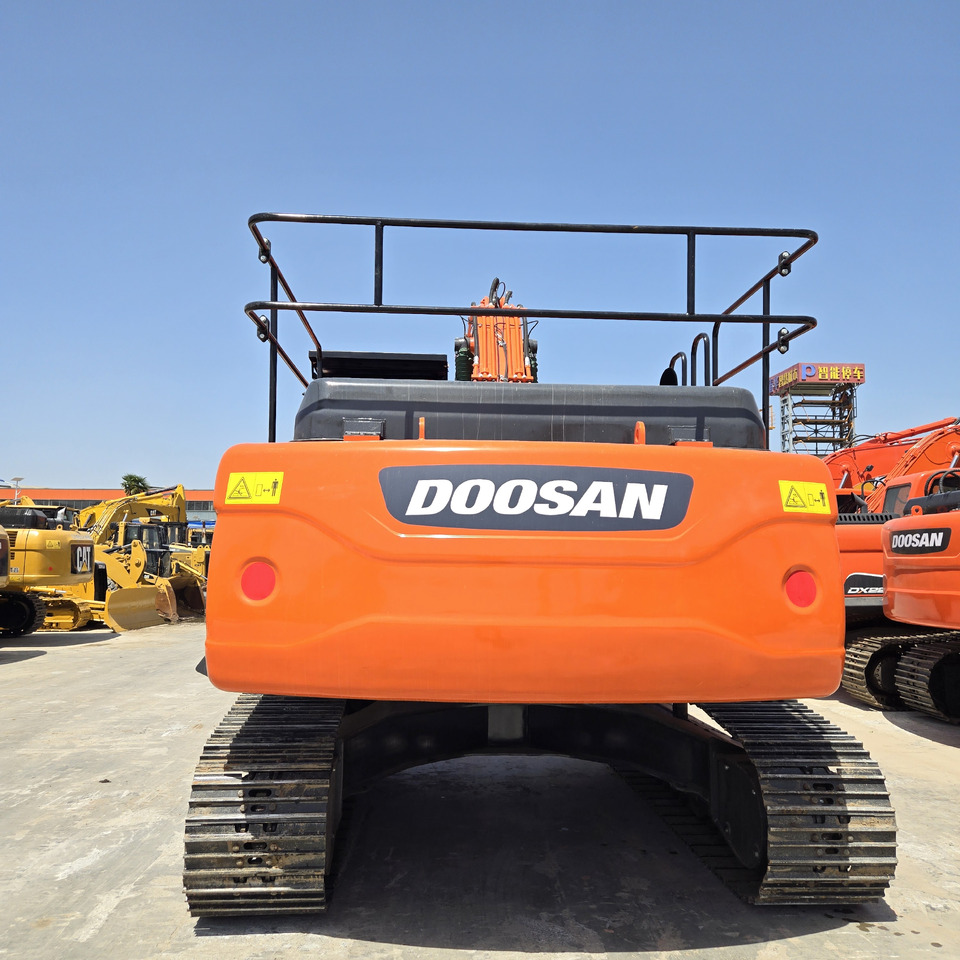 Doosan DX300 - Excavator: picture 5 Doosan DX300 - Excavator: picture 5