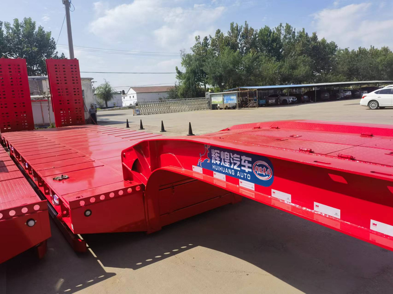 HUI HUANG AUTO - Dropside/ Flatbed semi-trailer: picture 1 HUI HUANG AUTO - Dropside/ Flatbed semi-trailer: picture 1