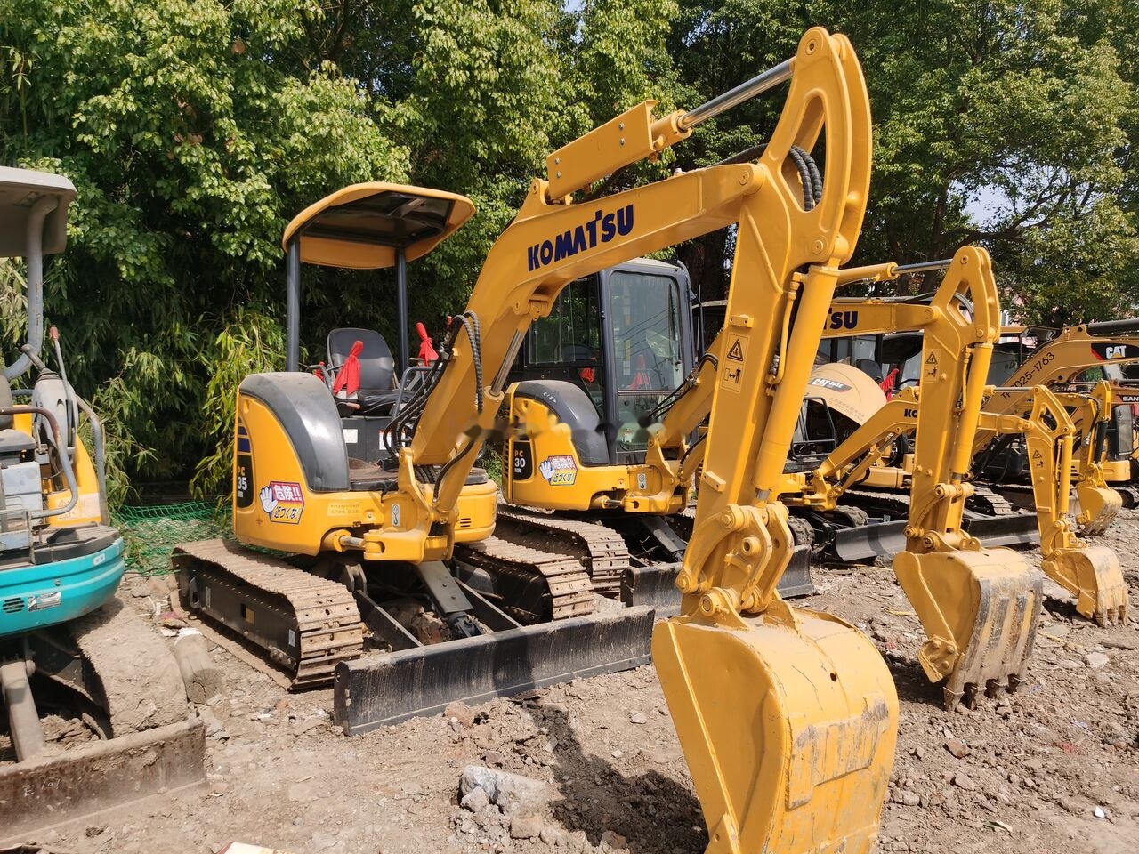 Komatsu PC35MR - Crawler excavator: picture 2 Komatsu PC35MR - Crawler excavator: picture 2