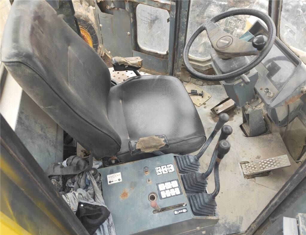 Komatsu WA320 - Wheel loader: picture 5 Komatsu WA320 - Wheel loader: picture 5