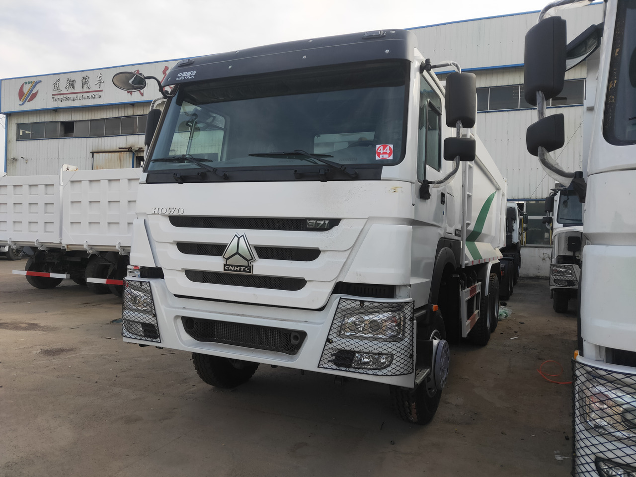 Tipper Sinotruk HOWO 371 6*4 Dump truck: picture 8