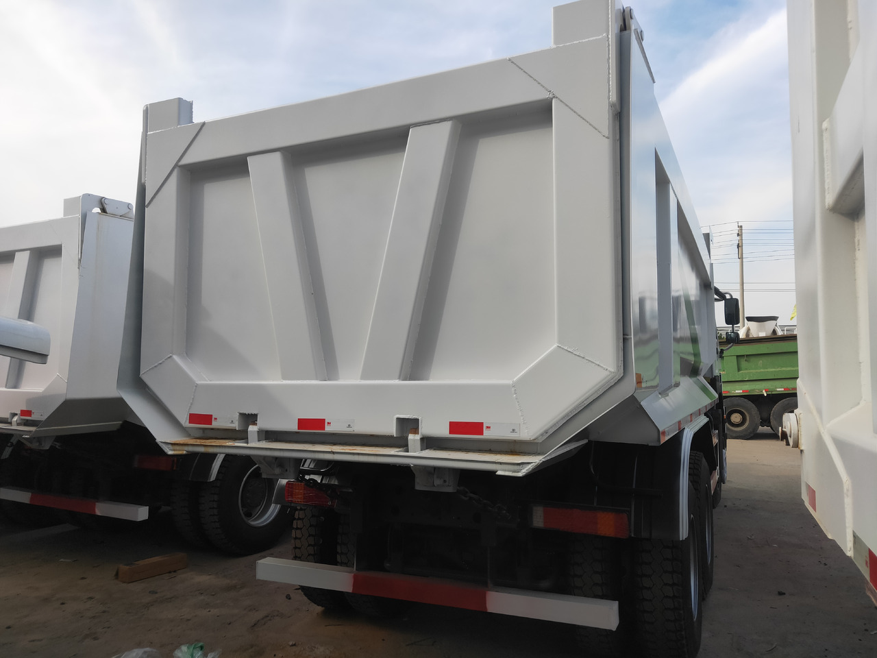Tipper Sinotruk HOWO 371 6*4 Dump truck: picture 6