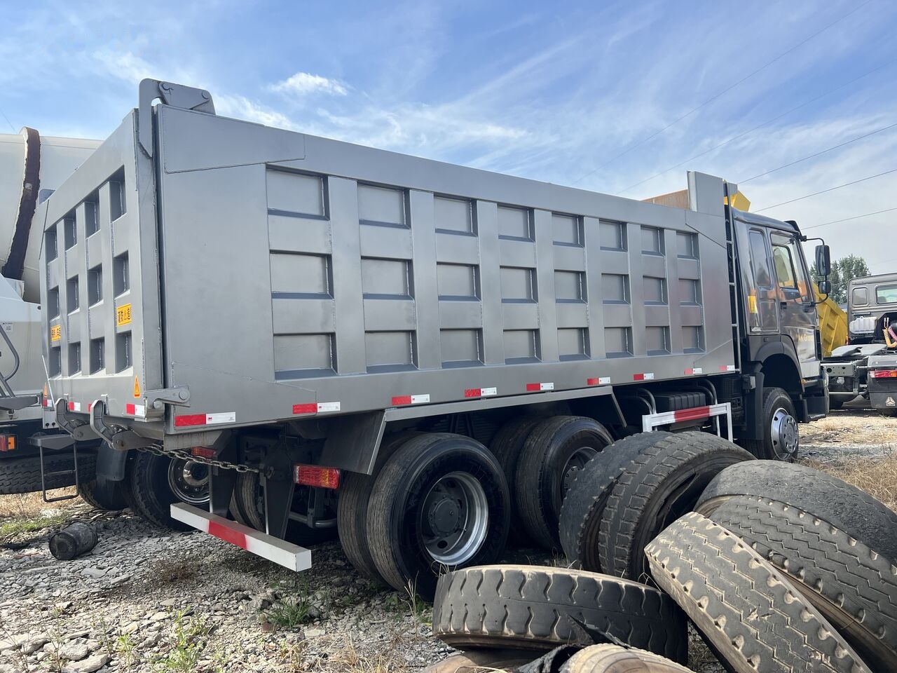 Sinotruk HOWO 375 6*4 Dump truck - Tipper: picture 4 Sinotruk HOWO 375 6*4 Dump truck - Tipper: picture 4