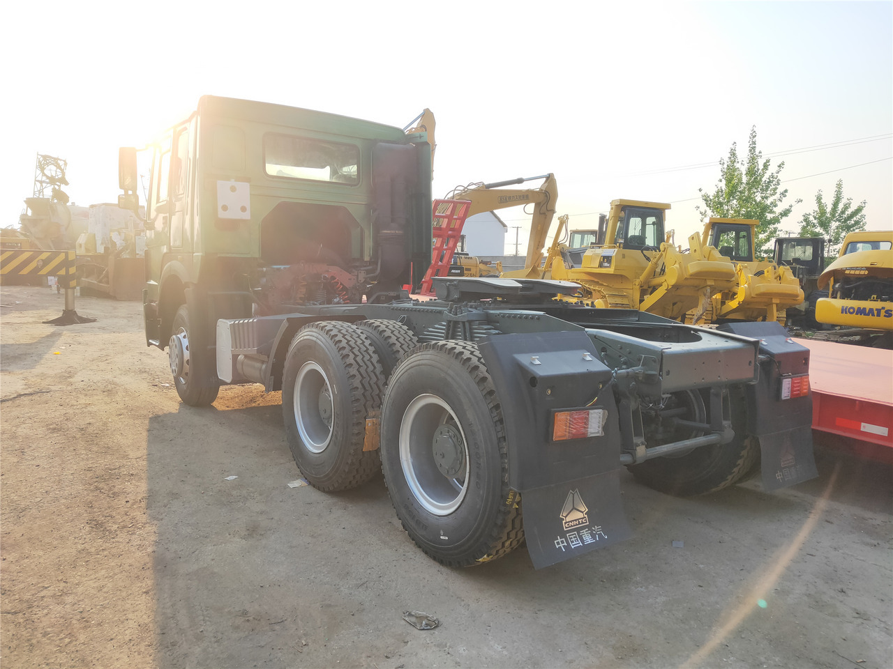 Sinotruk HOWO 420 tractor - Mini dumper: picture 2 Sinotruk HOWO 420 tractor - Mini dumper: picture 2