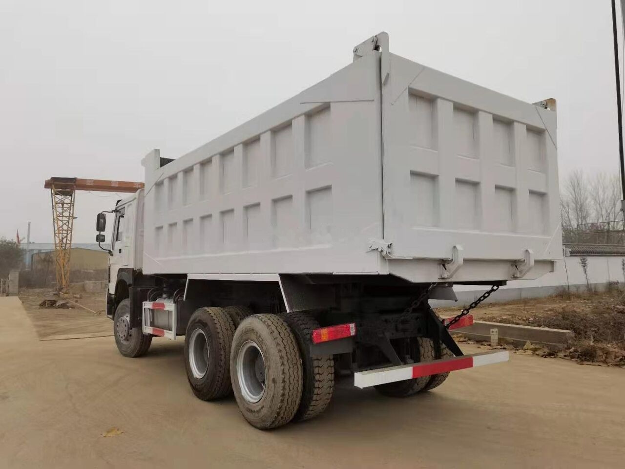 Sinotruk HOWO 6*4 Dump truck - Tipper: picture 3 Sinotruk HOWO 6*4 Dump truck - Tipper: picture 3