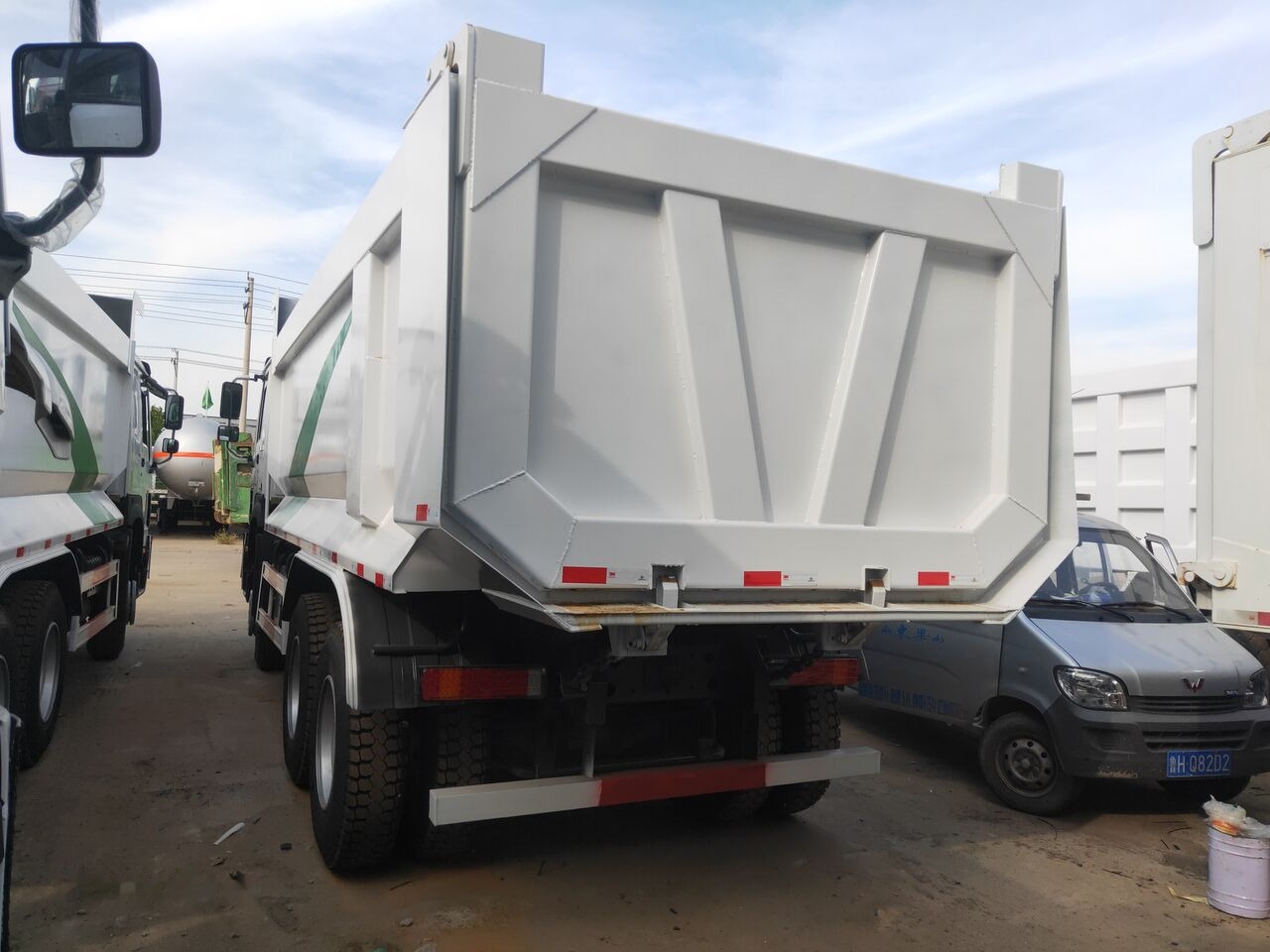 Sinotruk HOWO 6*4 Dump truck - Tipper: picture 3 Sinotruk HOWO 6*4 Dump truck - Tipper: picture 3