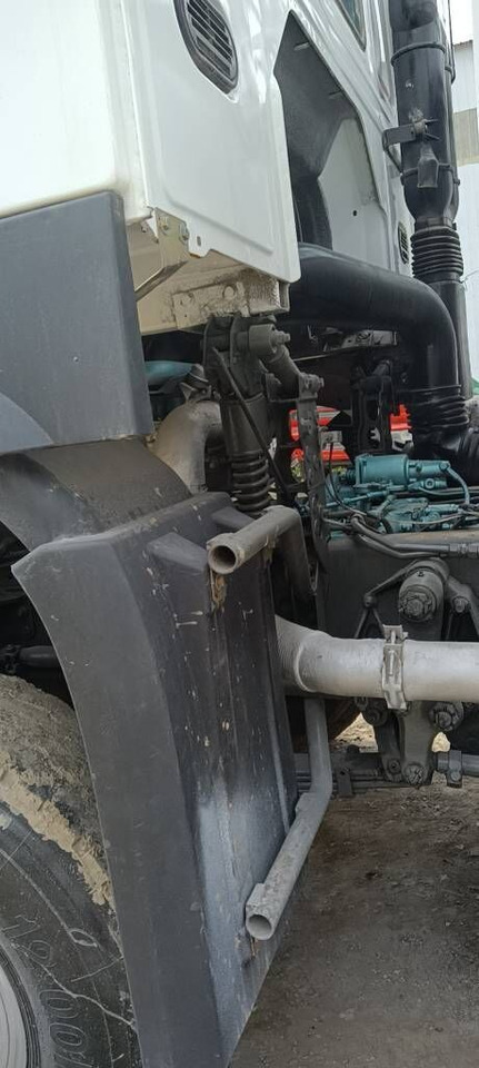 Sinotruk HOWO 6*4 sprinkler - Vacuum truck: picture 3 Sinotruk HOWO 6*4 sprinkler - Vacuum truck: picture 3