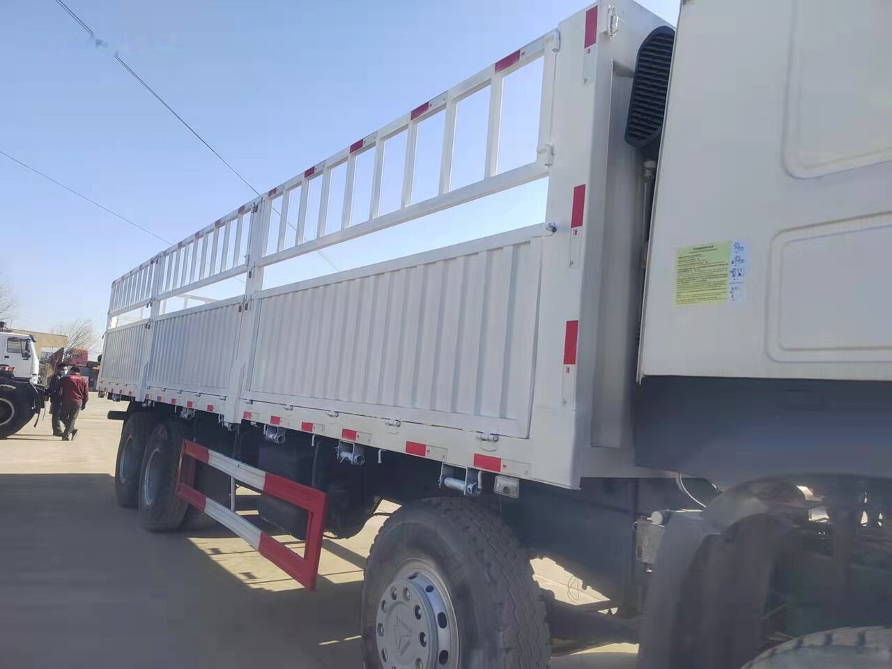 Sinotruk HOWO 8*4 Dump truck - Dropside/ Flatbed truck: picture 5 Sinotruk HOWO 8*4 Dump truck - Dropside/ Flatbed truck: picture 5