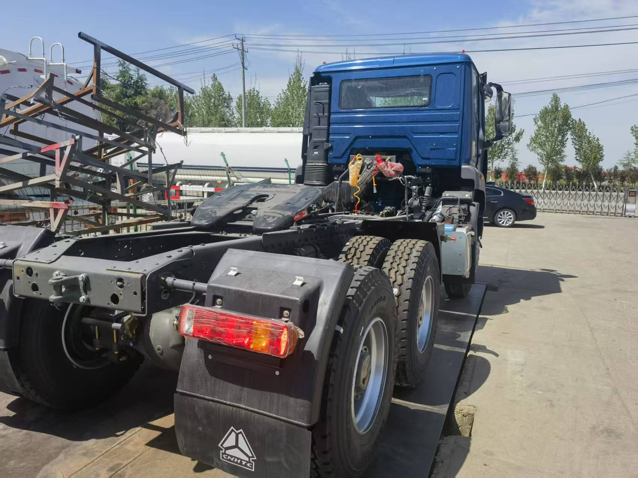 Tractor unit Sinotruk HOHAN 6*4 tractor: picture 6 Tractor unit Sinotruk HOHAN 6*4 tractor: picture 6