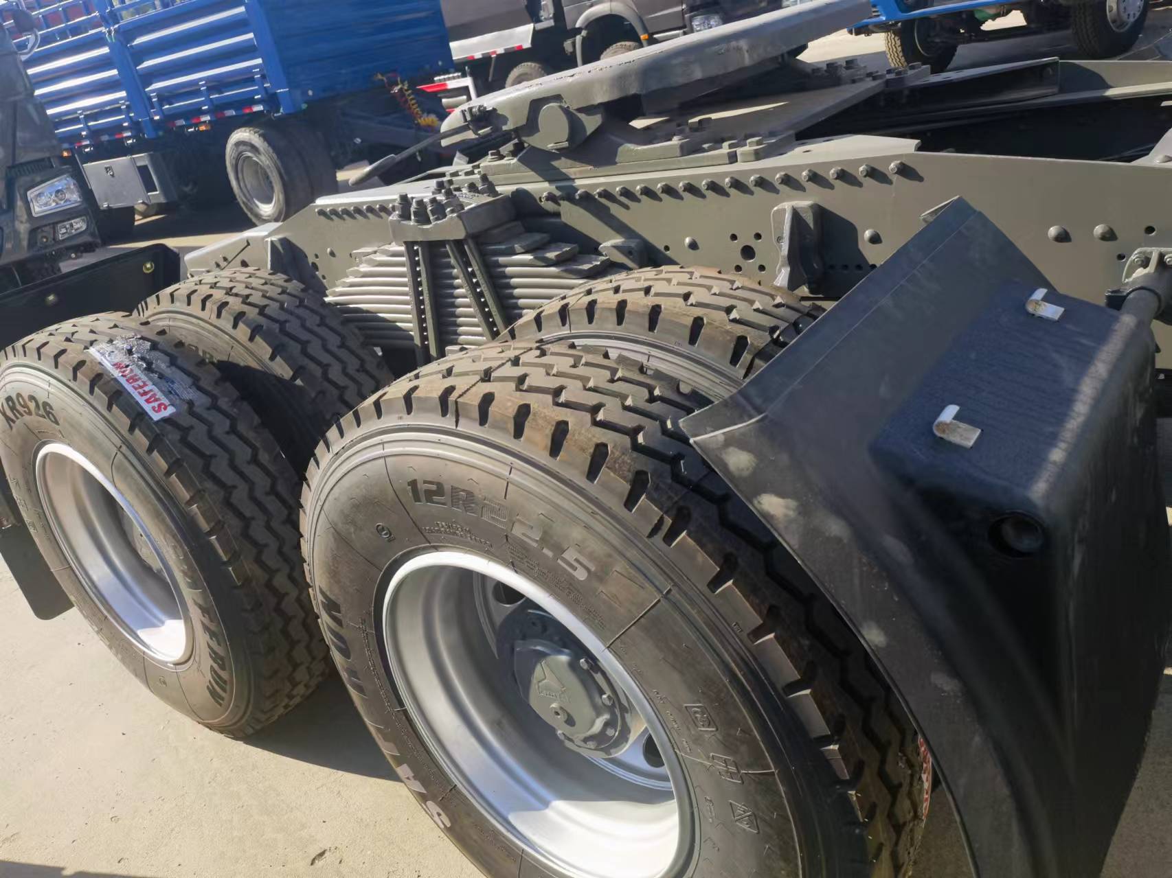 Tractor unit Sinotruk HOWO 371 Tractor: picture 8